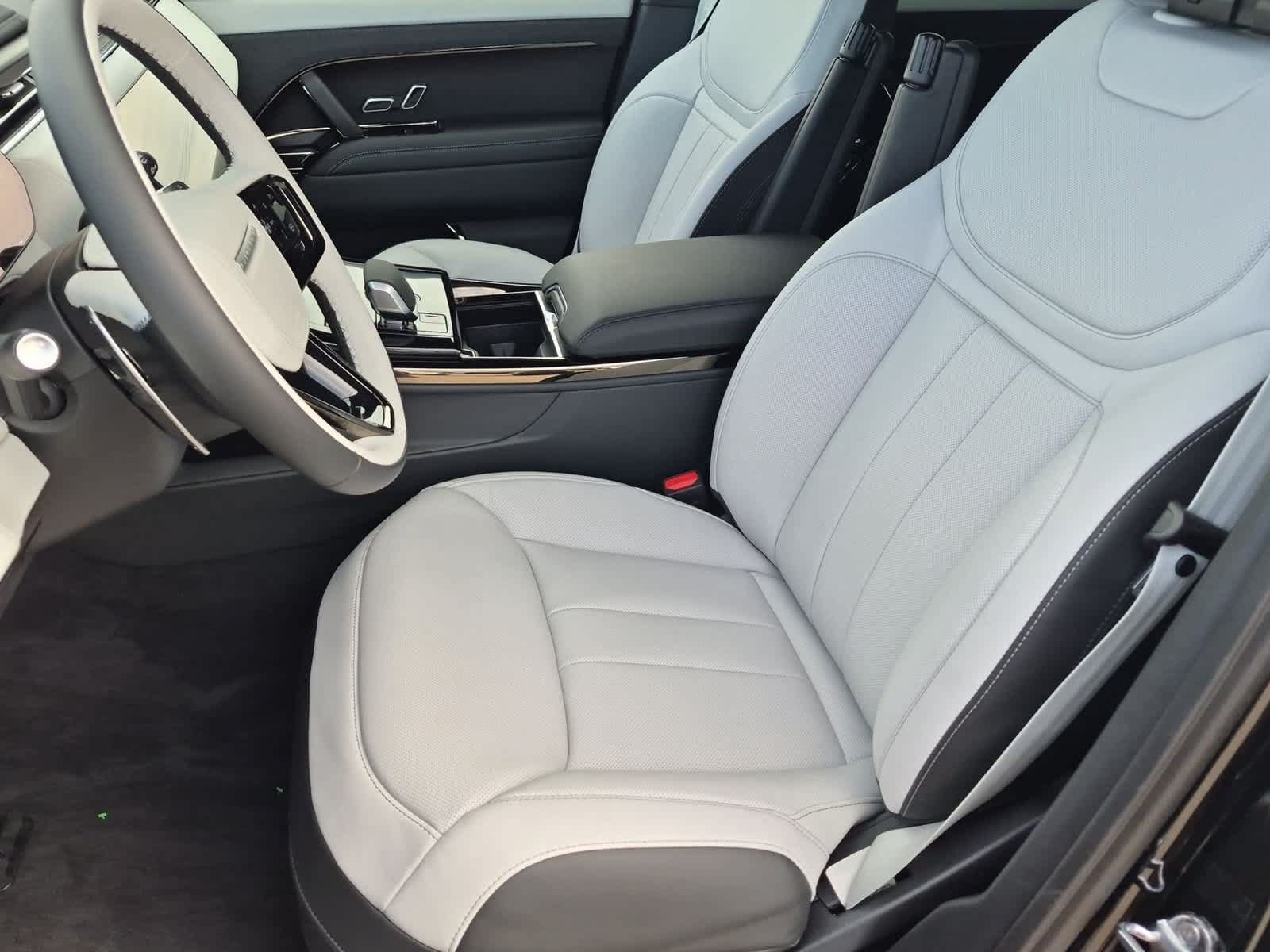New 2027 Land Rover Range Rover Sport Dynamic SE AWD/4WD image 16