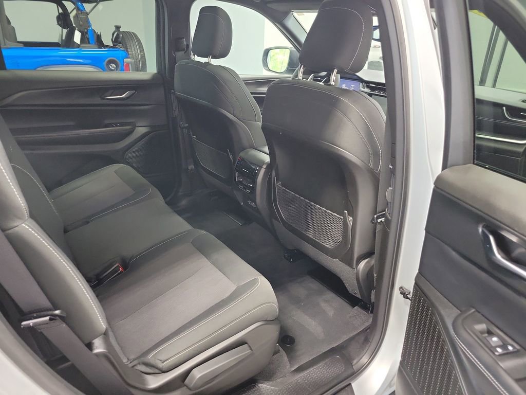 Used 2024 Jeep Grand Cherokee L Laredo AWD/4WD image 14
