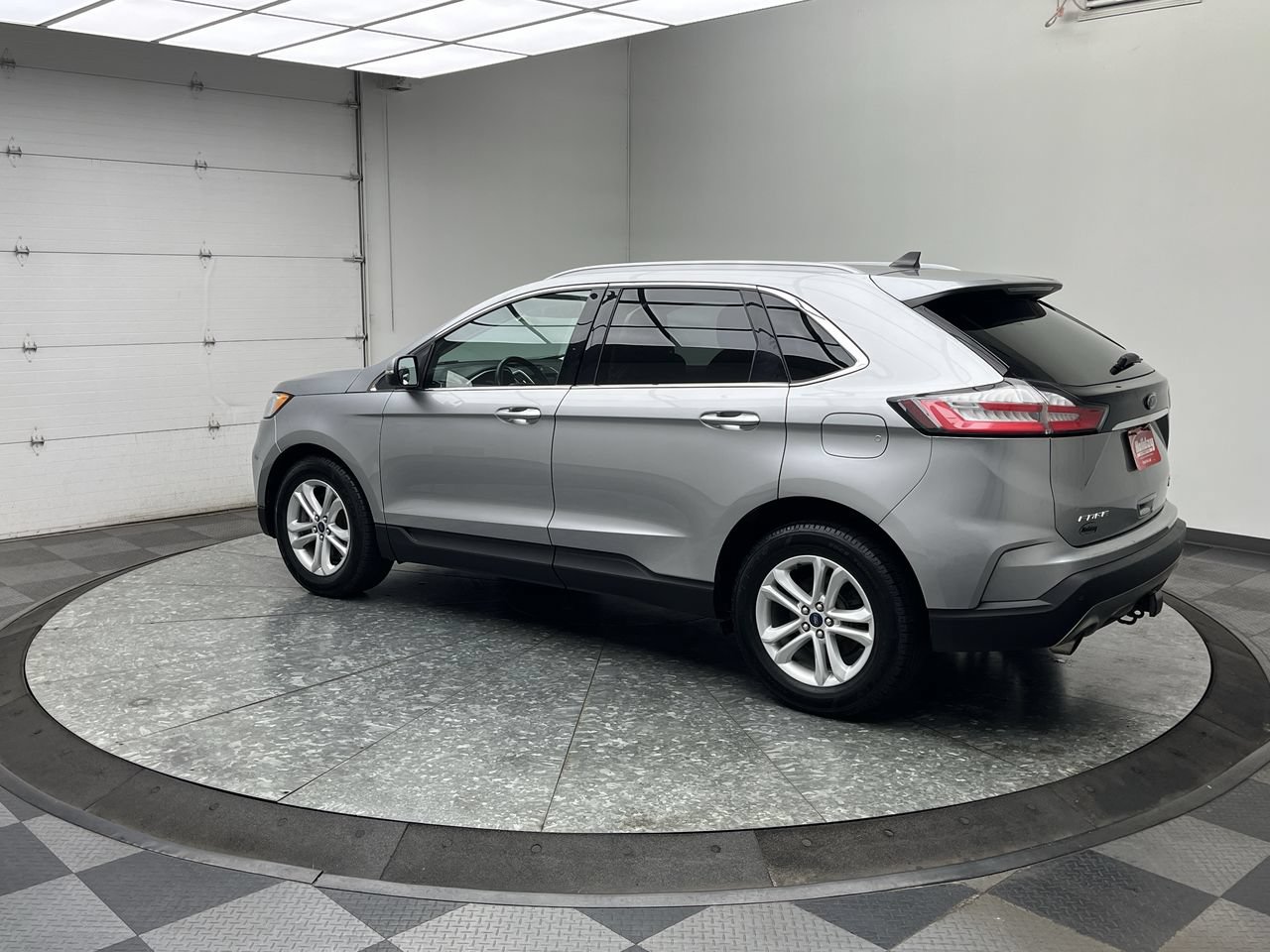 Used 2020 Ford Edge SEL w/ Convenience Package AWD/4WD image 2