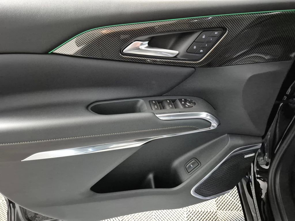 New 2026 Chevrolet Traverse High Country w/ LPO, Floor Liner Package FWD image 13