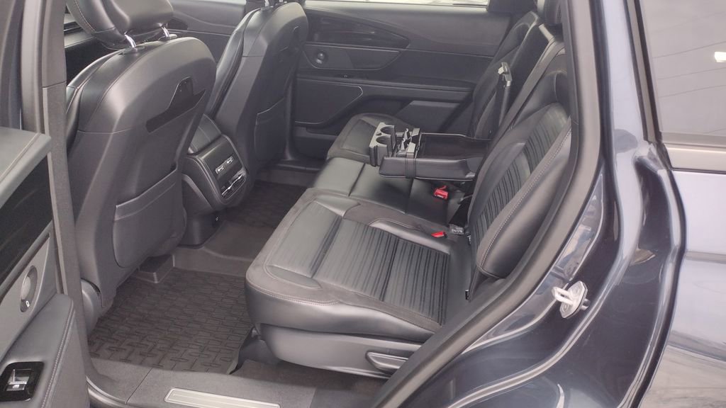 Certified 2024 Lincoln Nautilus Reserve w/ Equipment Group 202A image 21