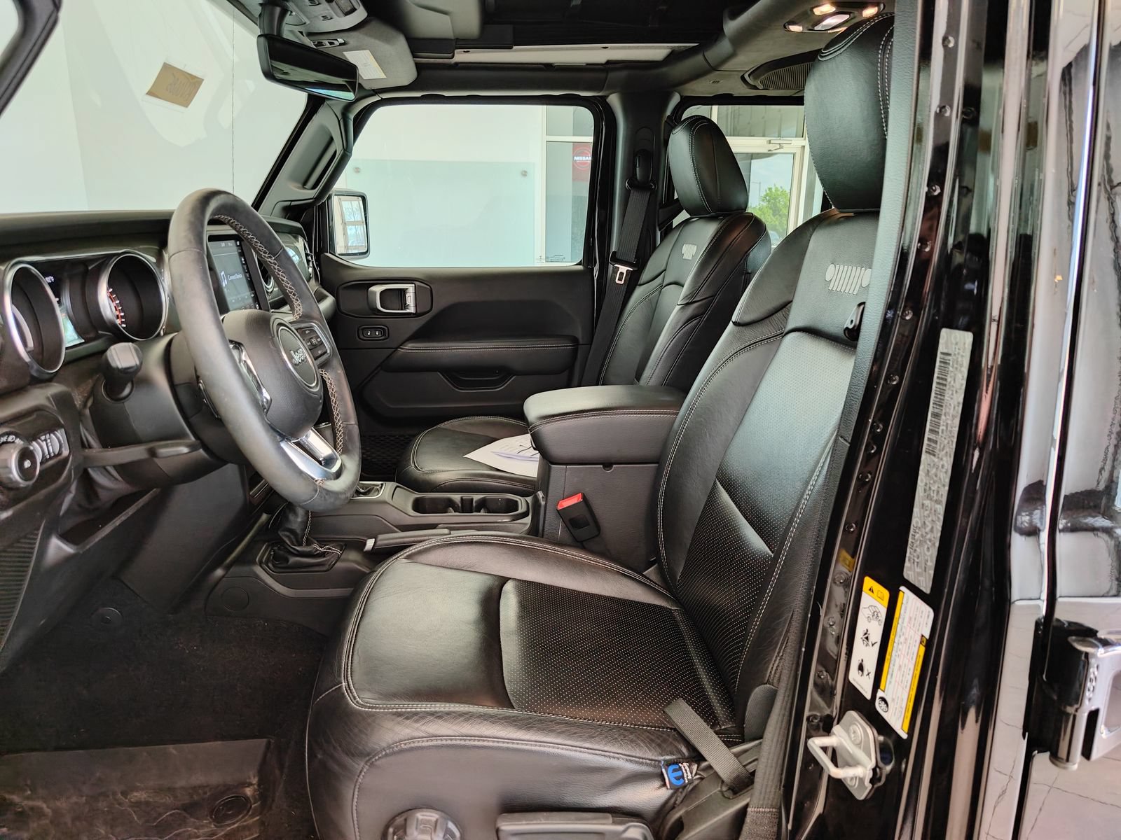 Used 2020 Jeep Wrangler Unlimited Sahara AWD/4WD image 9