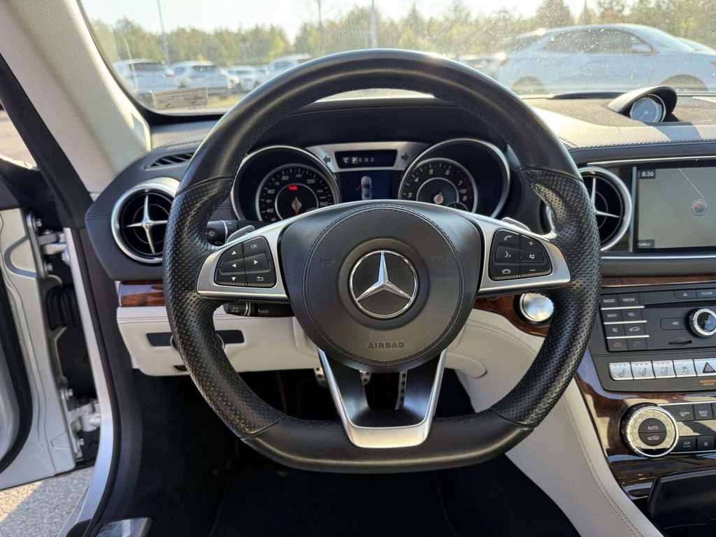 Used 2017 Mercedes-Benz SL 550 image 9