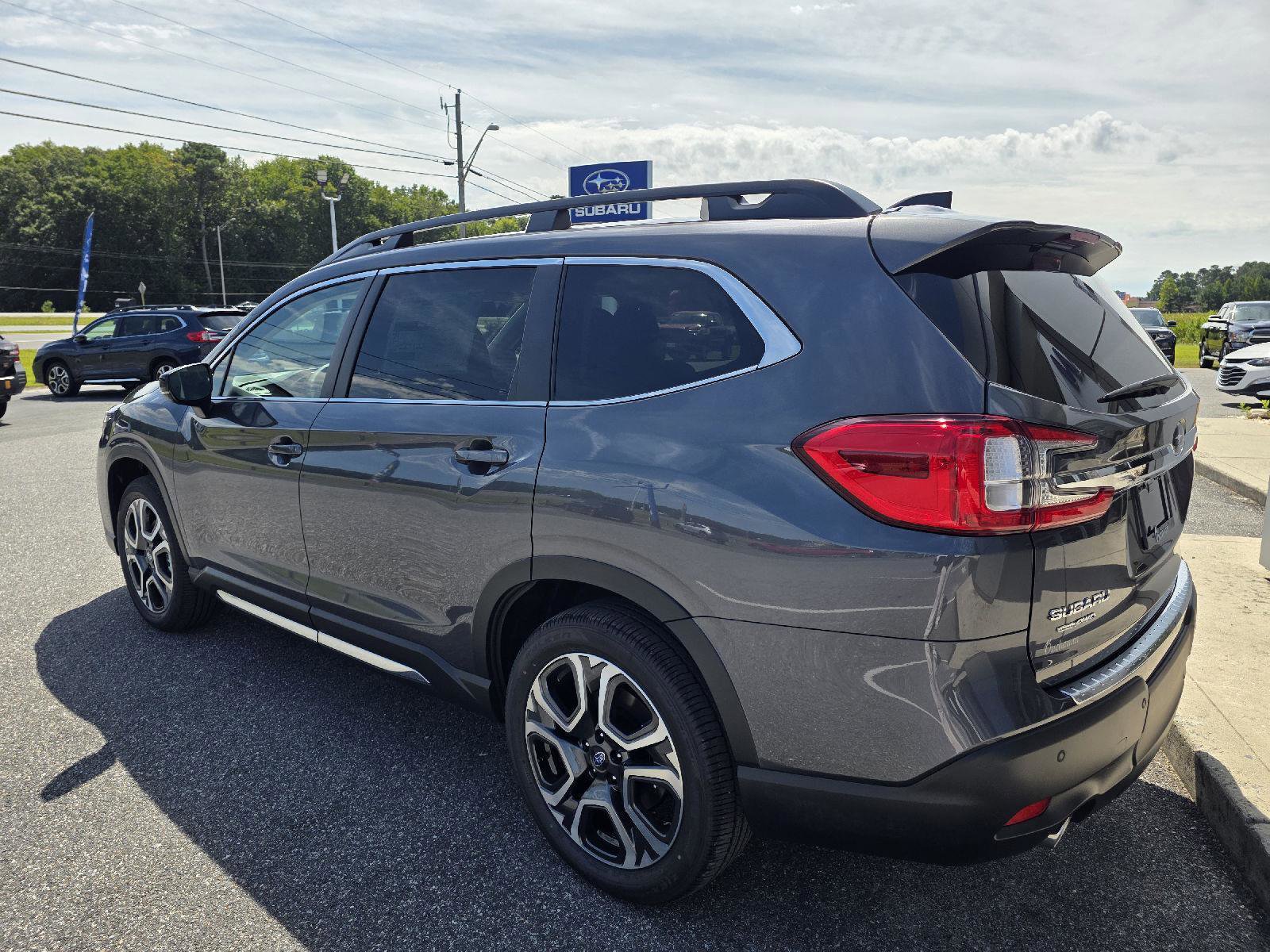 New 2025 Subaru Ascent Limited image 7