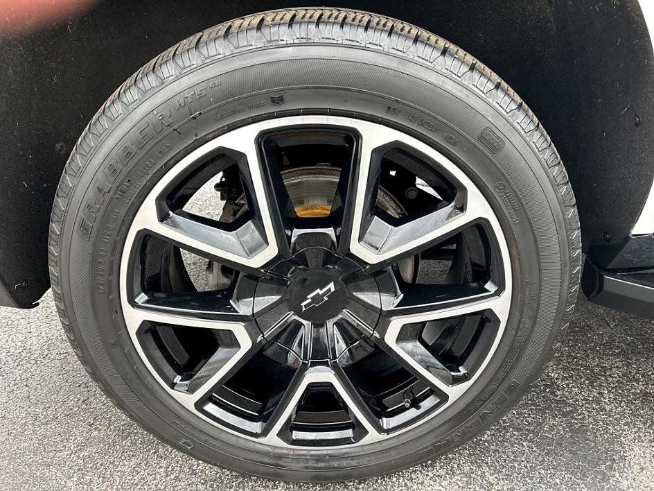 Used 2022 Chevrolet Tahoe RST w/ Luxury Package image 35