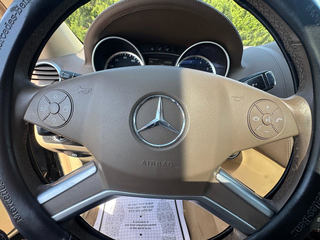 Used 2011 Mercedes-Benz GL 450 4MATIC image 16