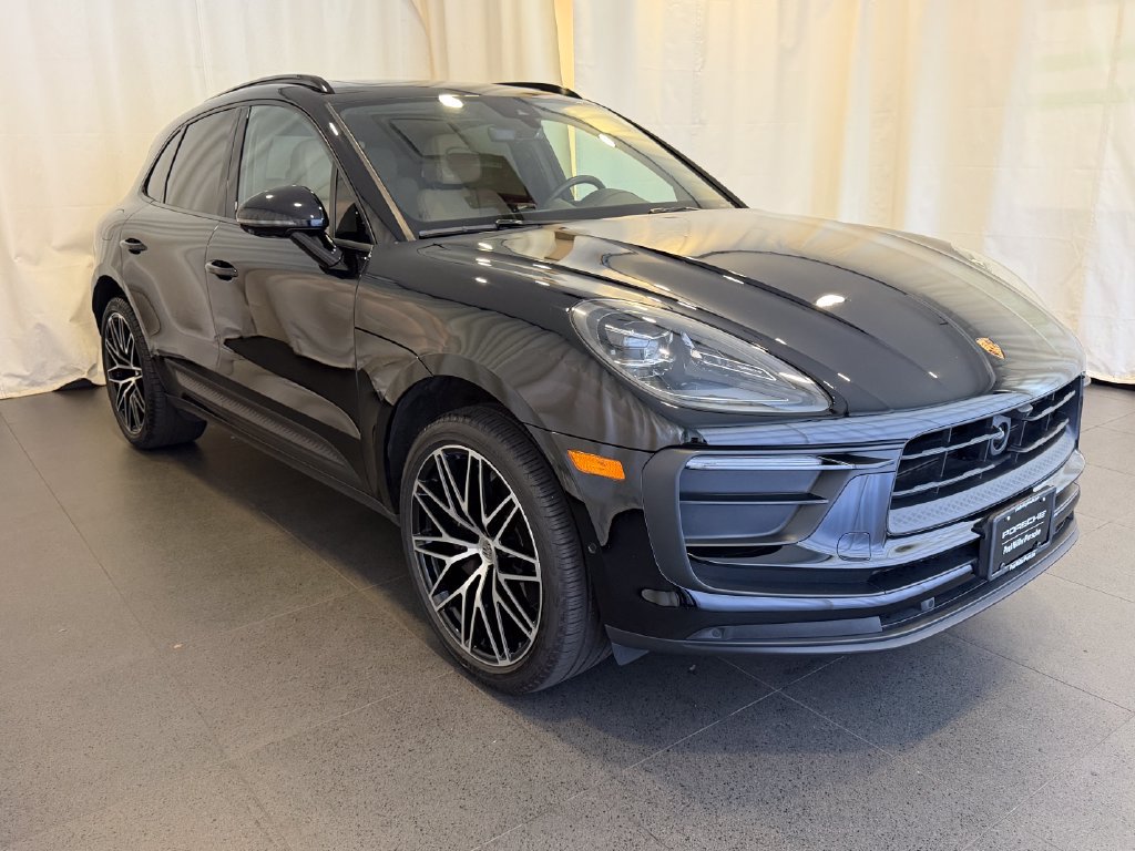 Certified 2024 Porsche Macan AWD/4WD image 7