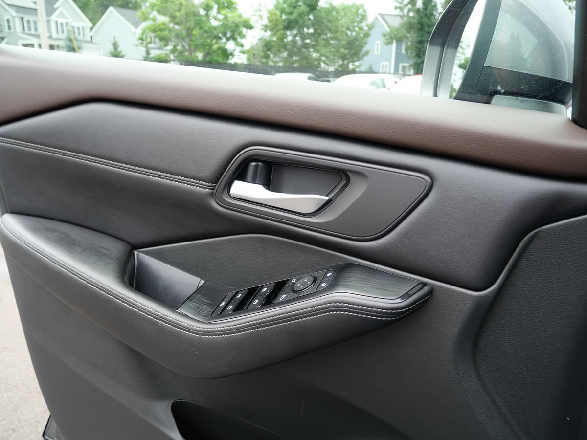Used 2022 Nissan Rogue SV w/ SV Premium Package AWD/4WD image 15