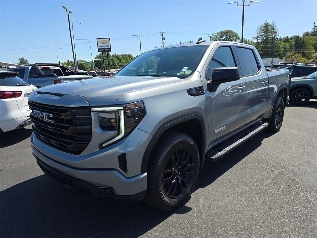 Used 2024 GMC Sierra 1500 Elevation w/ LPO, Elevation Black Package image 9