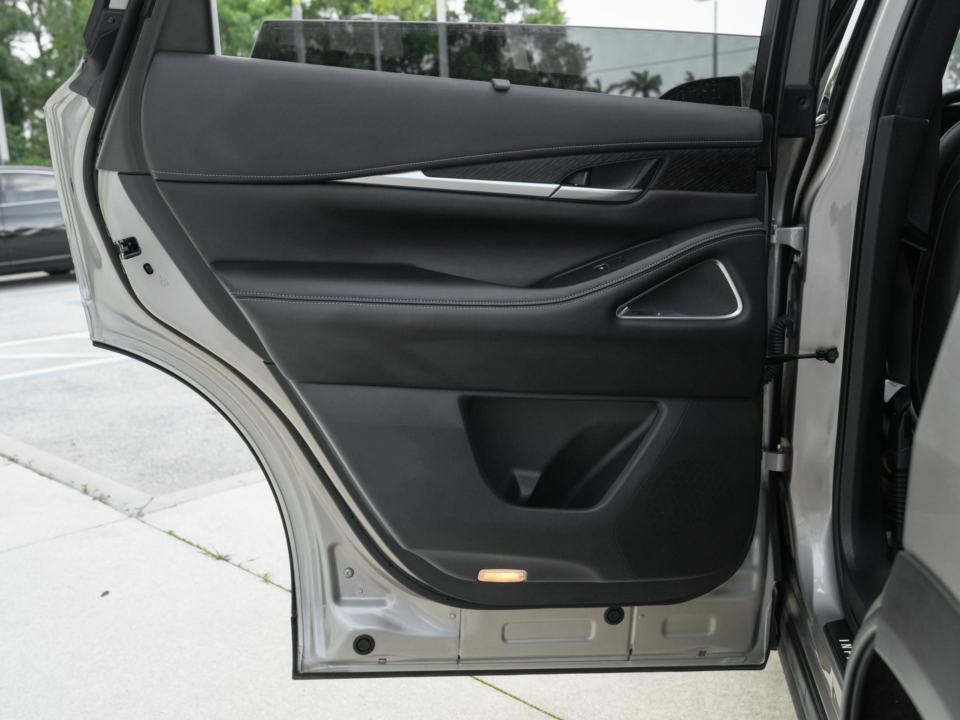 Used 2025 INFINITI QX60 Sensory w/ Vision Package AWD/4WD image 30