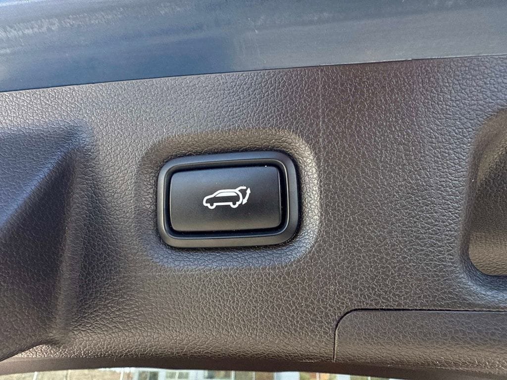 Used 2020 Hyundai Santa Fe Limited AWD/4WD image 8