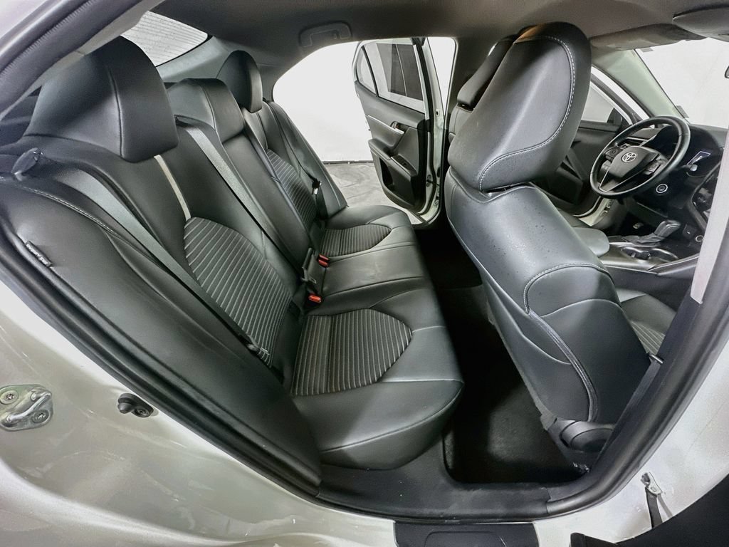 Used 2023 Toyota Camry SE FWD image 11