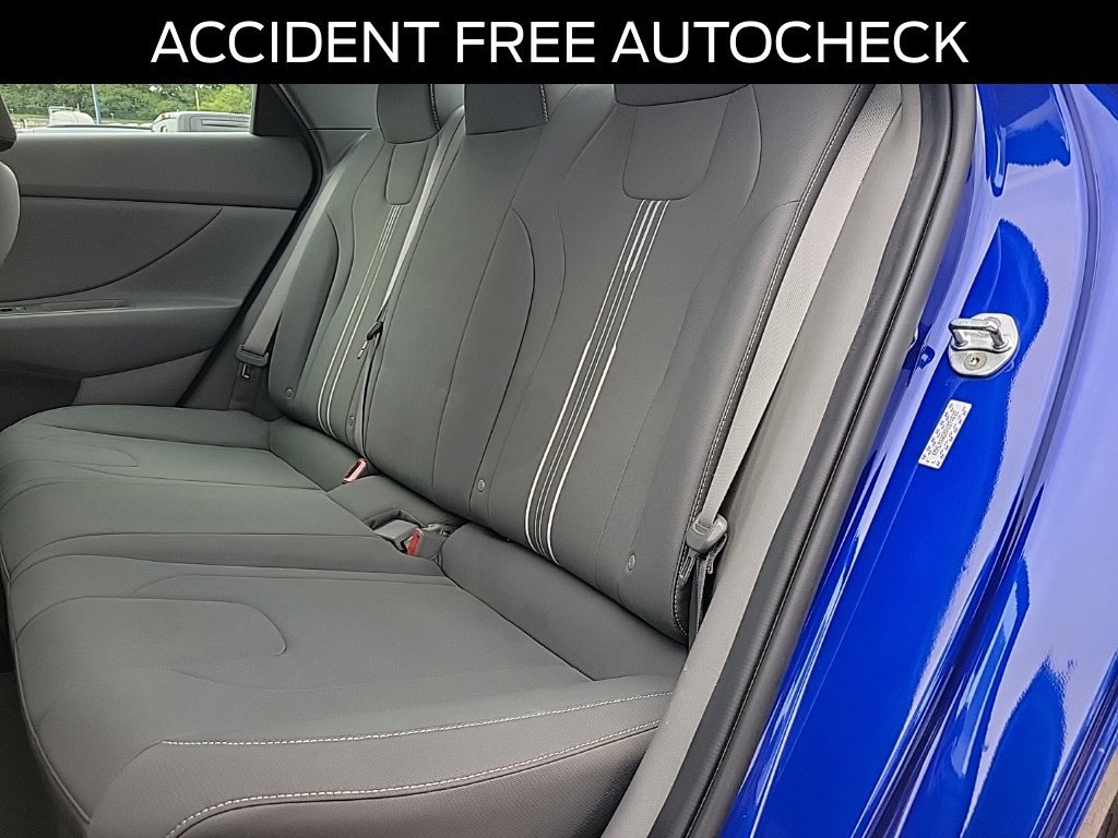 Used 2023 Hyundai Elantra SEL FWD image 11