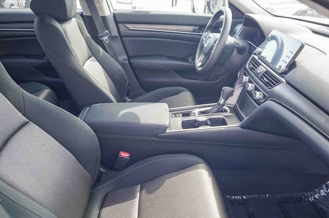 Used 2018 Honda Accord LX image 17