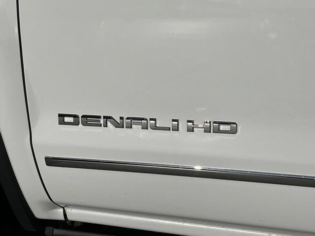 Used 2017 GMC Sierra 2500 Denali w/ Duramax Plus Package AWD/4WD image 8
