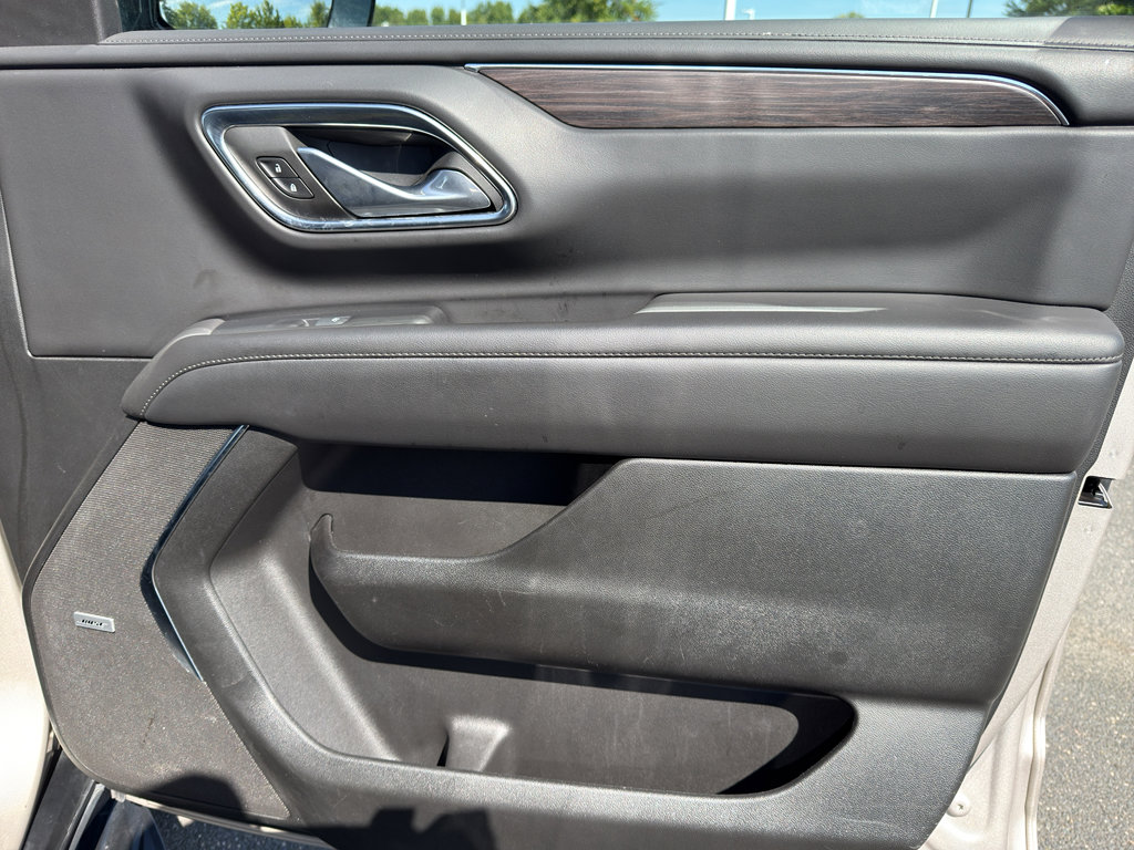 Used 2024 Chevrolet Suburban LT image 34