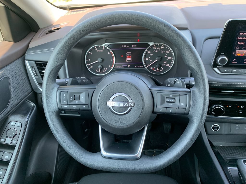 Used 2023 Nissan Rogue SV w/ SV Premium B Package FWD image 11