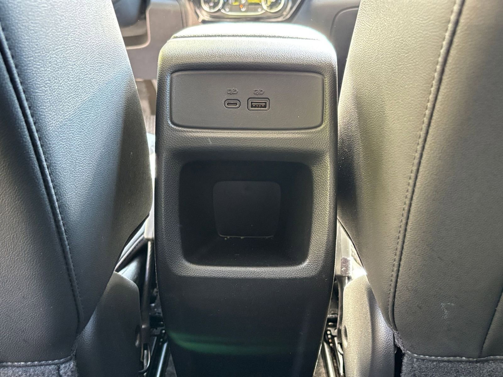 Used 2025 Chevrolet Trax LT w/ LT Convenience Package image 23