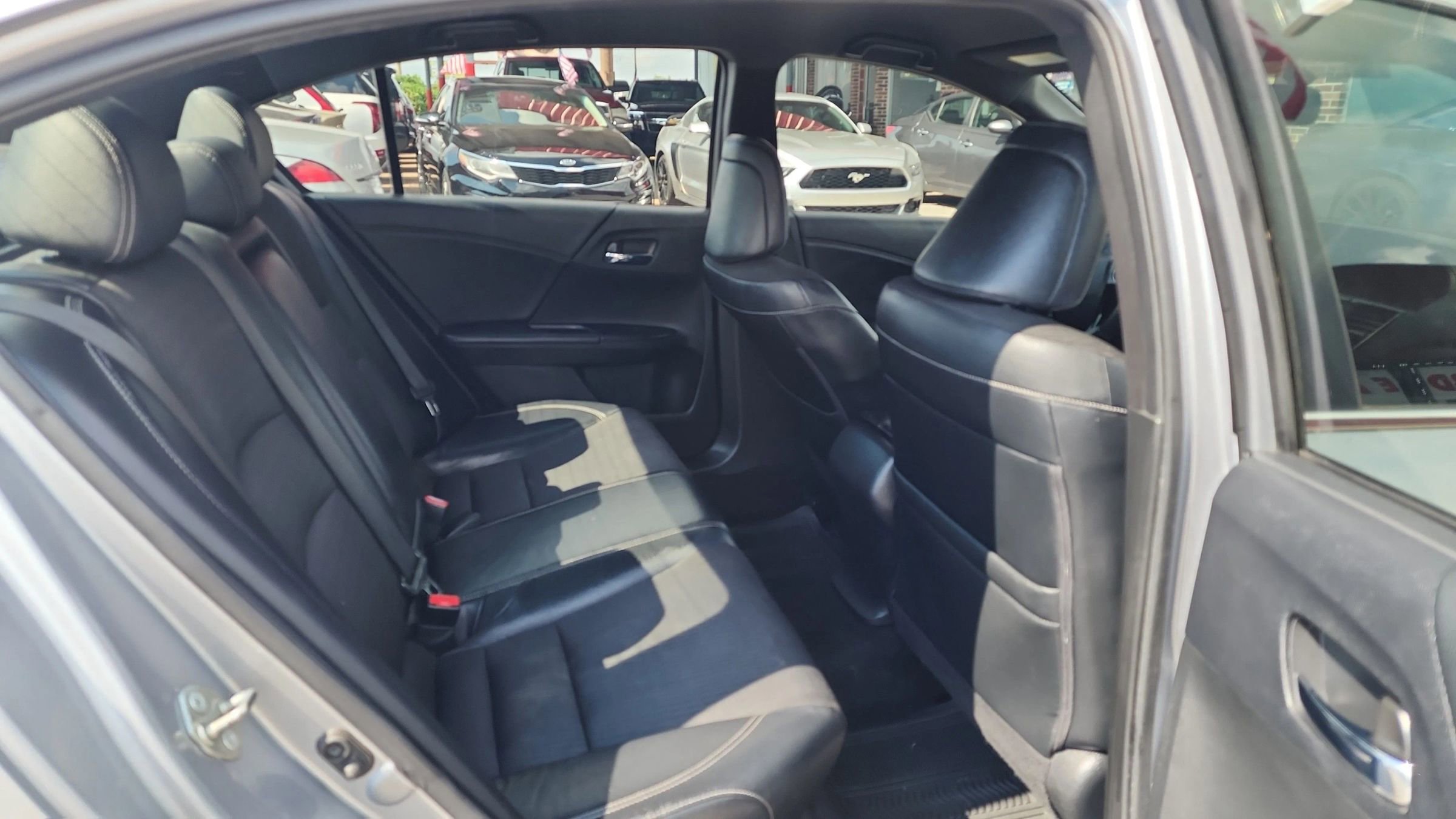 Used 2017 Honda Accord Sport image 8