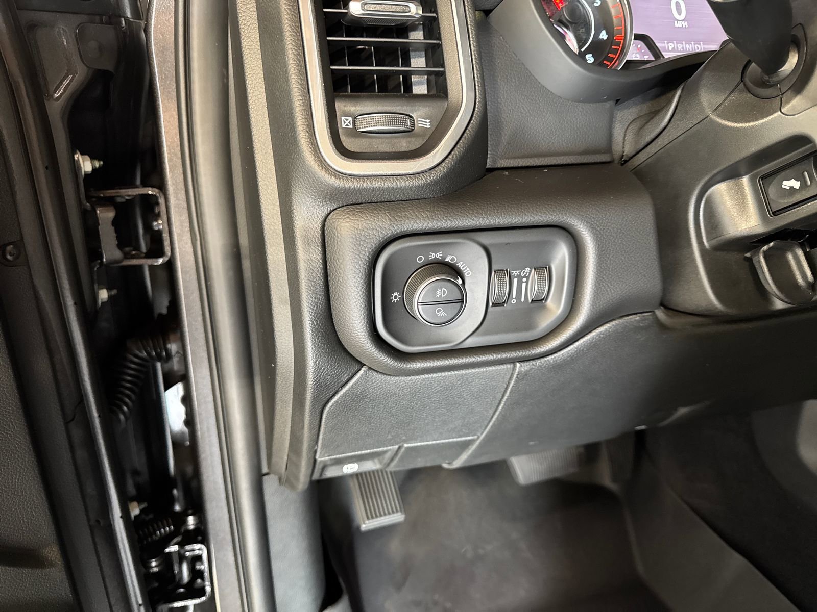 Used 2020 RAM 2500 Laramie AWD/4WD image 18