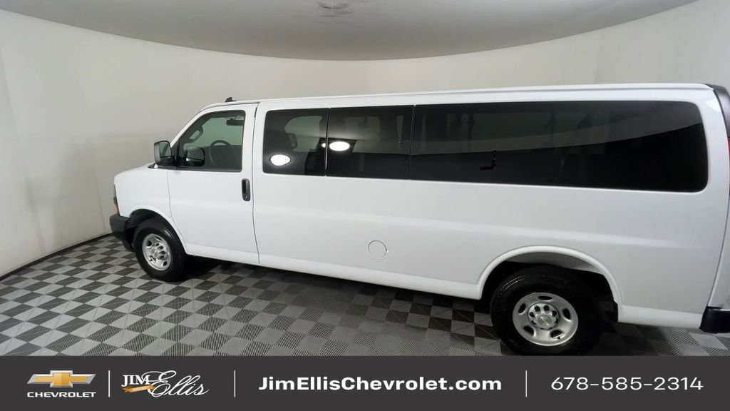 Used 2025 Chevrolet Express 3500 LS image 7