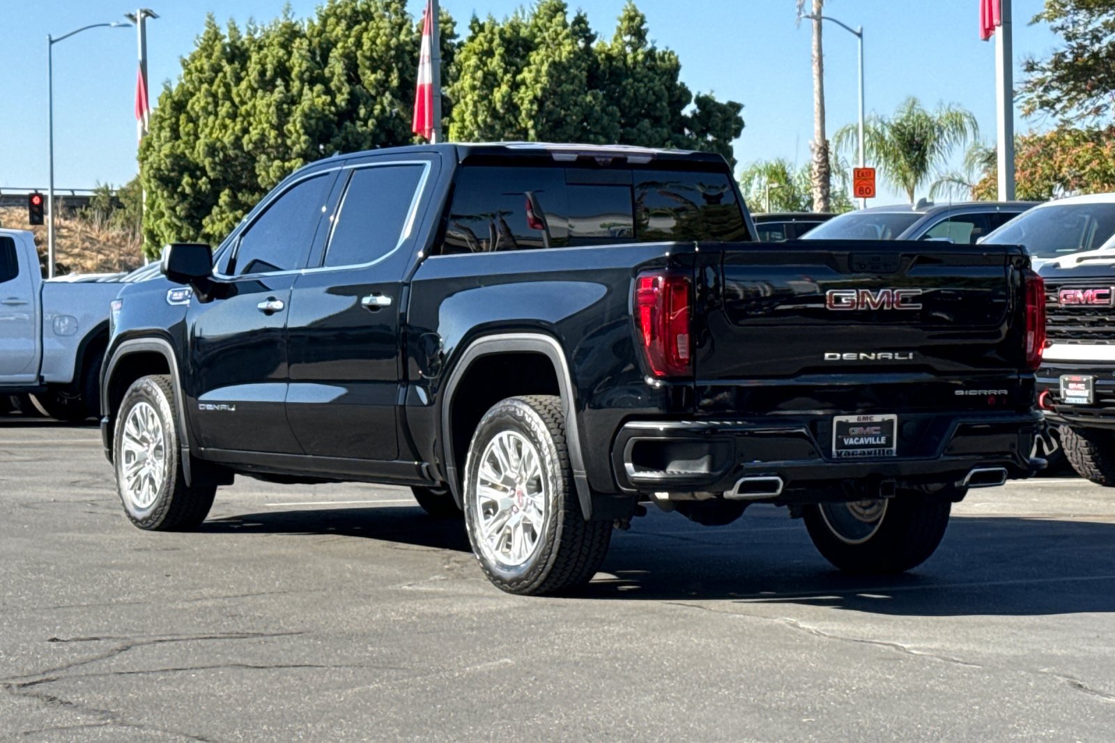 Used 2024 GMC Sierra 1500 Denali w/ Technology Package AWD/4WD image 7