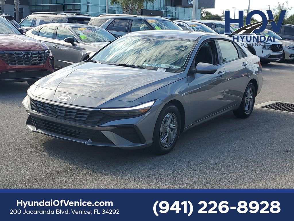 Certified 2026 Hyundai Elantra SE FWD image 5