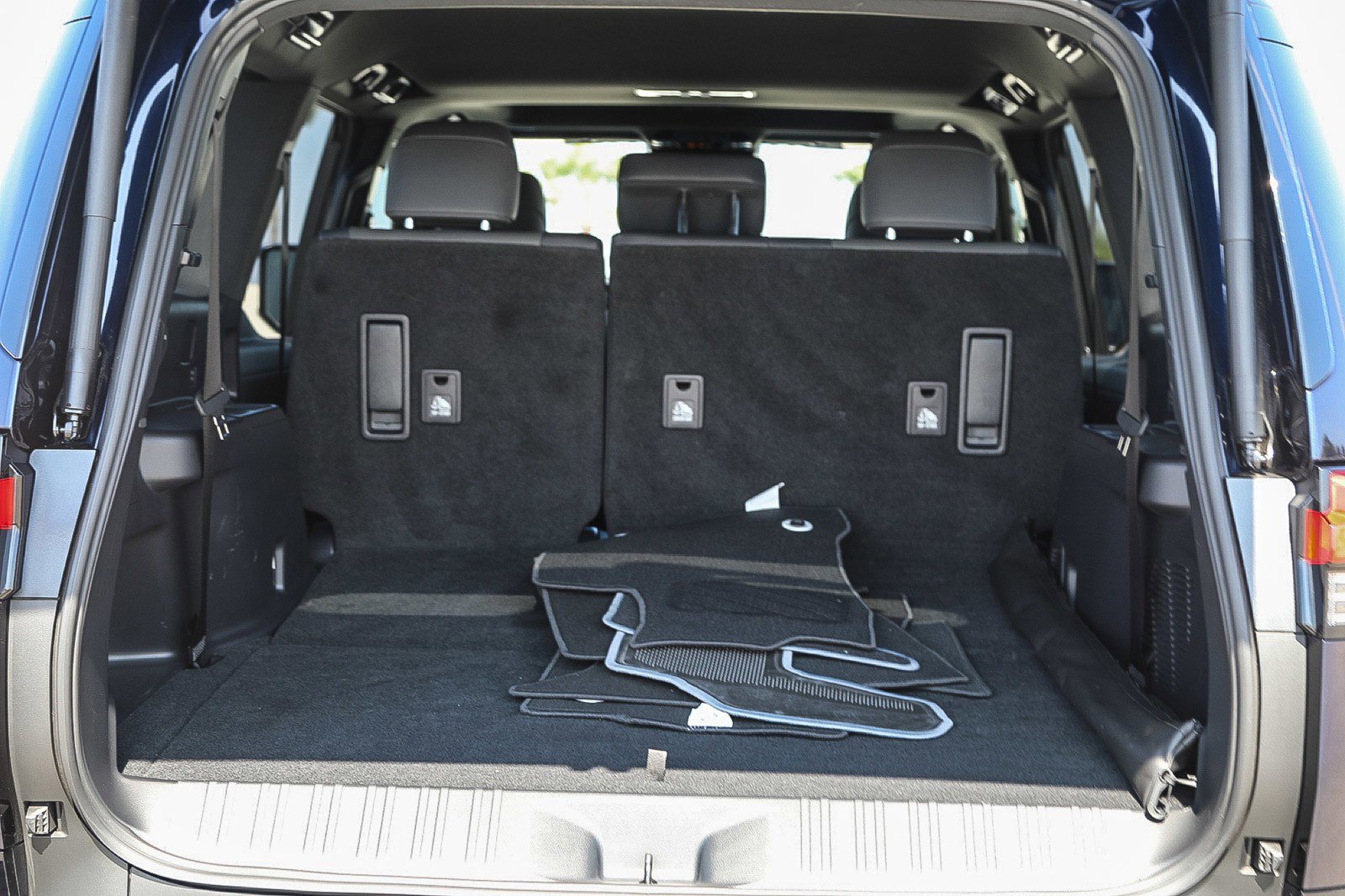 Used 2025 Lexus GX 550 w/ Accessory Package (Z1) image 25