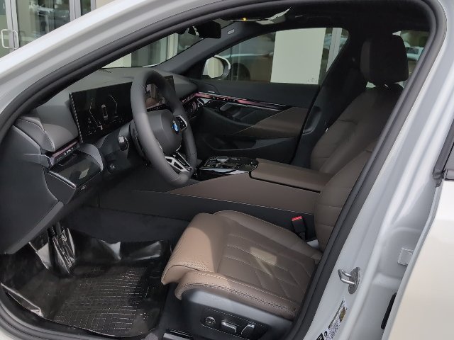 New 2027 BMW 530i xDrive w/ M Sport Package AWD/4WD image 12