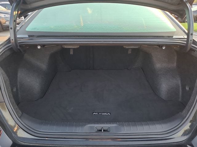 Used 2025 Nissan Altima 2.5 SV FWD image 15