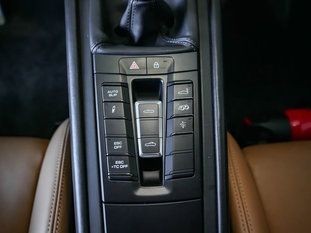 Certified 2019 Porsche 911 Speedster image 21