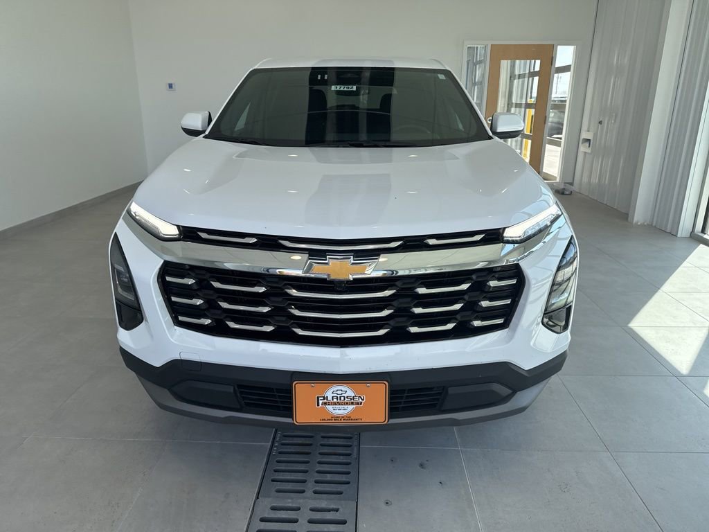 Used 2025 Chevrolet Equinox LT image 2