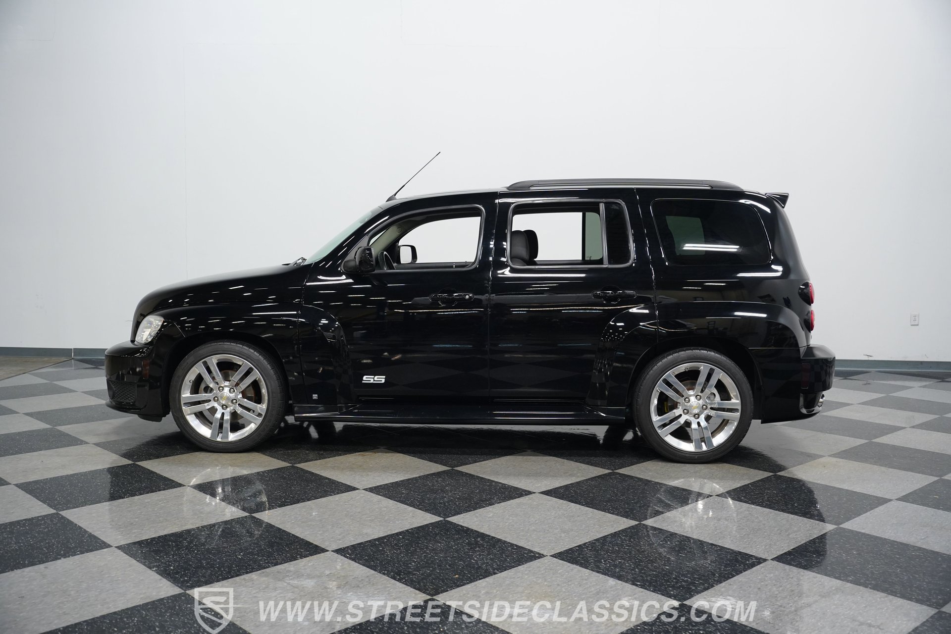 Used 2008 Chevrolet HHR SS FWD image 2