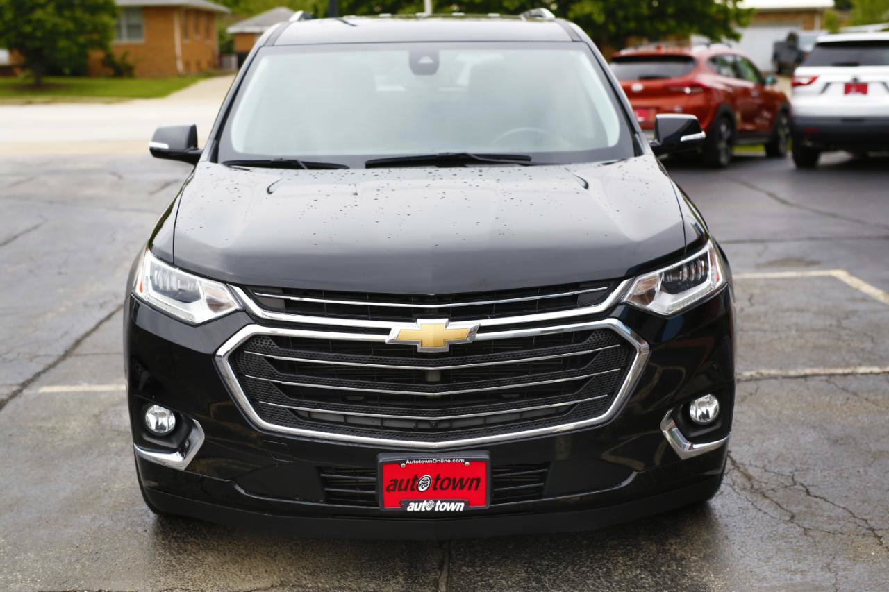 Used 2018 Chevrolet Traverse Premier w/ Driver Confidence II Package FWD image 2