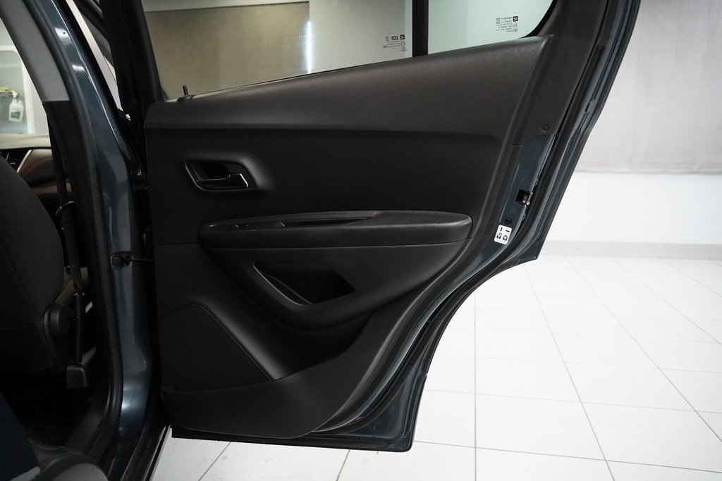 Used 2022 Chevrolet Trax LS w/ Tint and Cruise Package image 22
