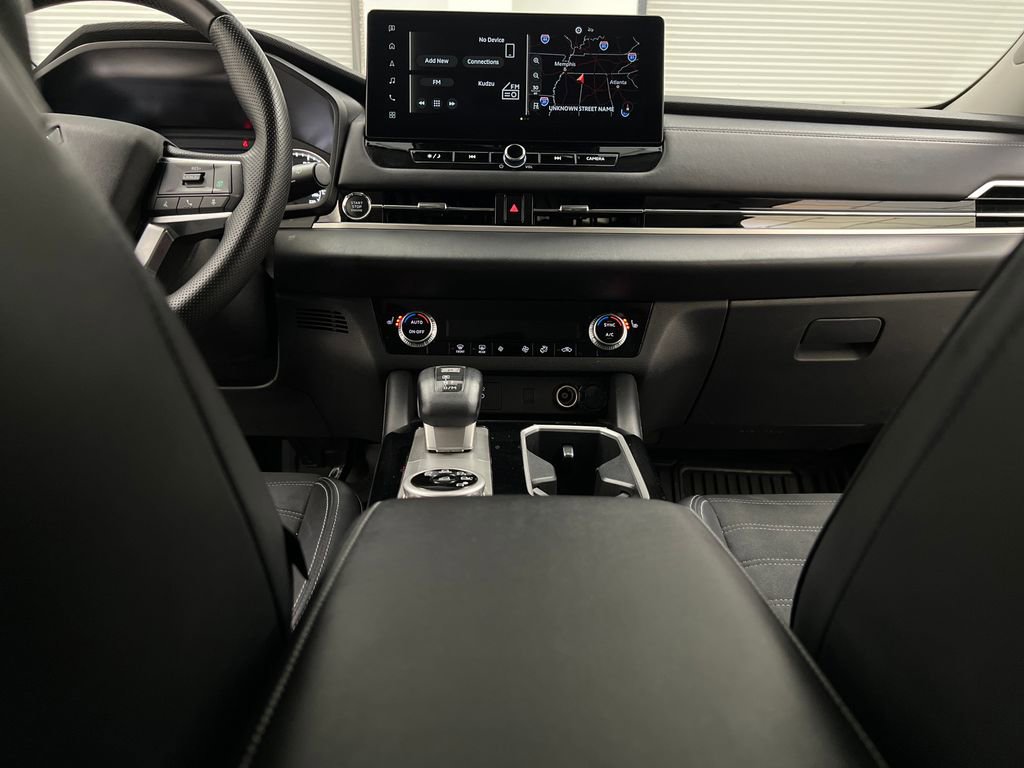 Used 2025 Mitsubishi Outlander SE image 43