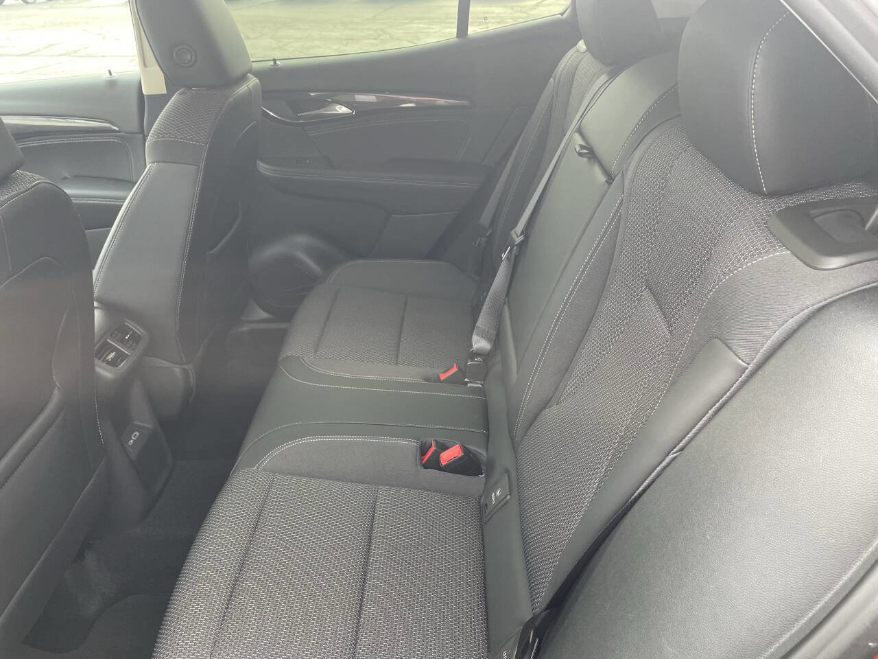 Used 2023 Buick Envision Preferred image 4