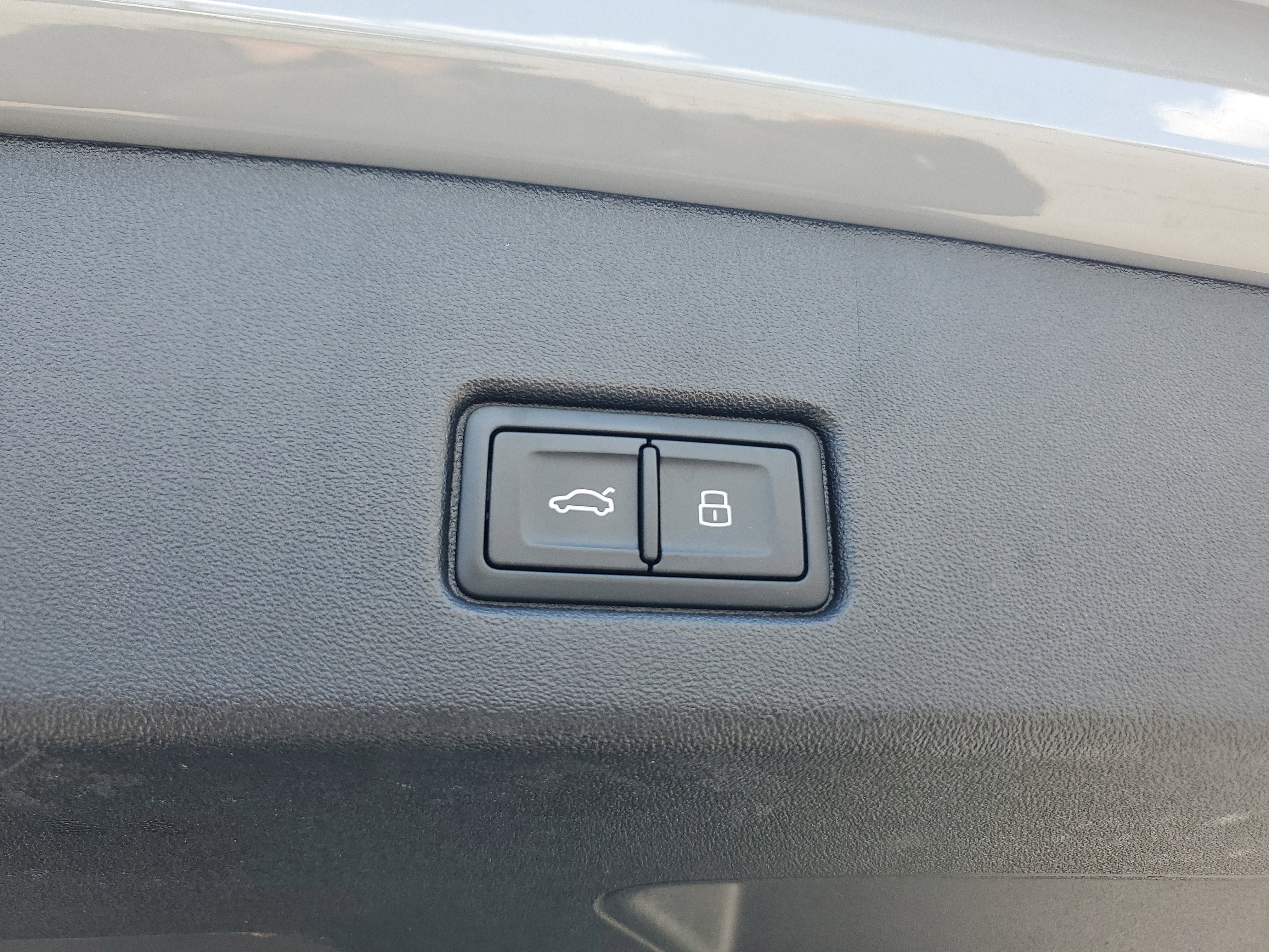 Used 2024 Audi Q4 e-tron Premium Plus w/ Premium Plus AWD/4WD image 12