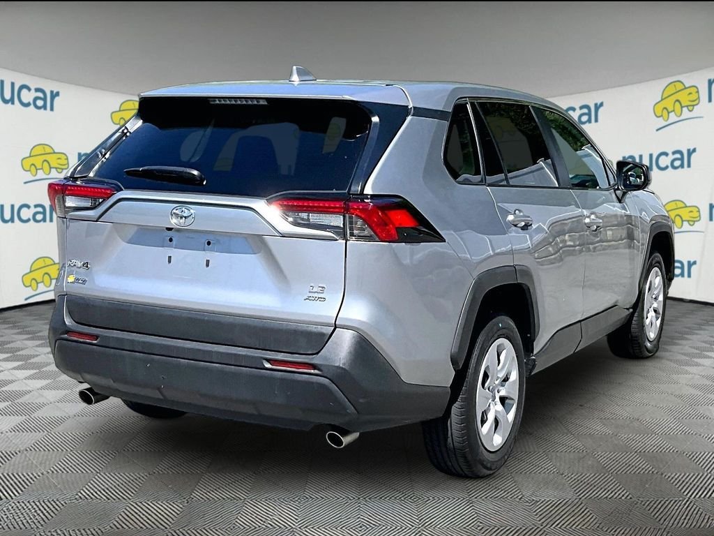 Used 2024 Toyota RAV4 LE AWD/4WD image 6