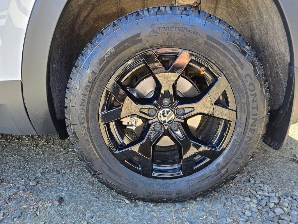 Used 2025 Volkswagen Atlas Peak Edition SE AWD/4WD image 6