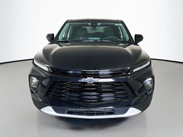 New 2026 Chevrolet Blazer LT w/ LPO, Black Sport Package FWD image 4