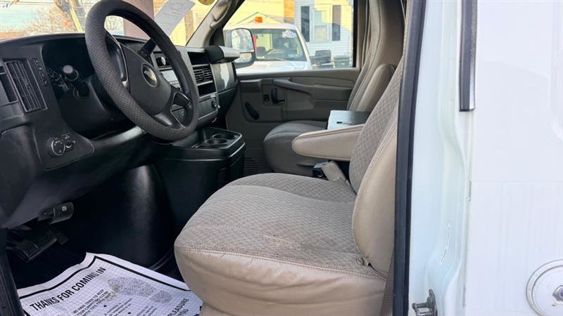 Used 2011 Chevrolet Express 2500 RWD image 36