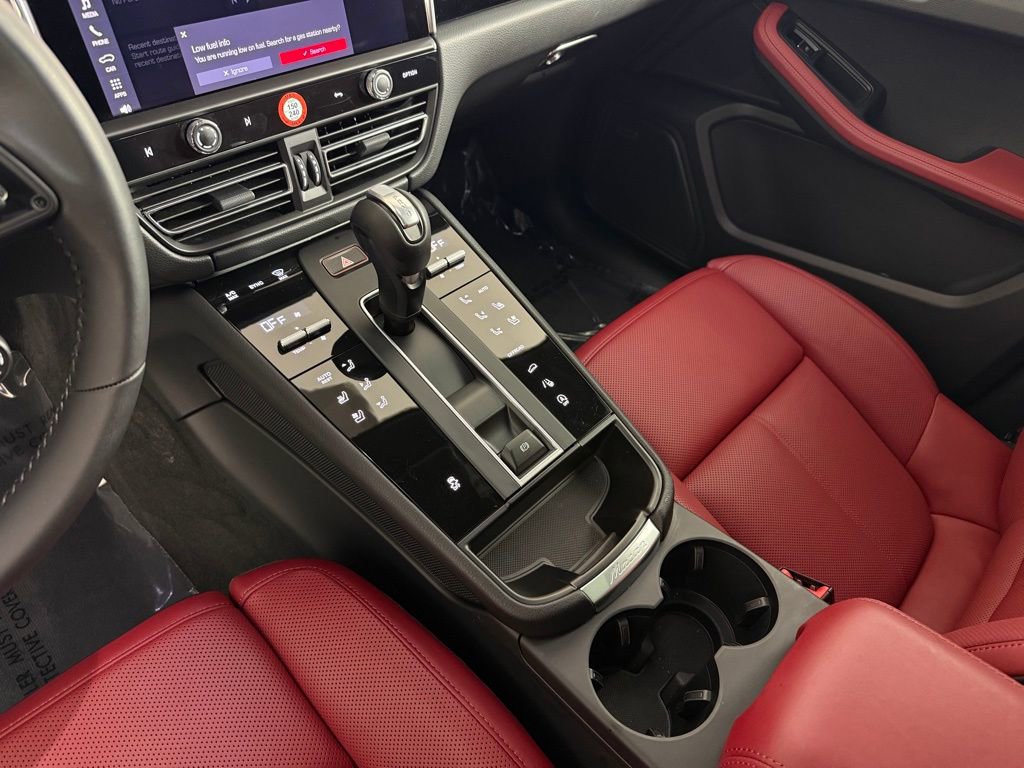 Certified 2026 Porsche Macan Turbo image 25