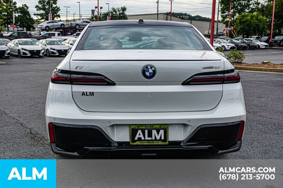 Used 2025 BMW i7 eDrive50 w/ M Sport Package image 11