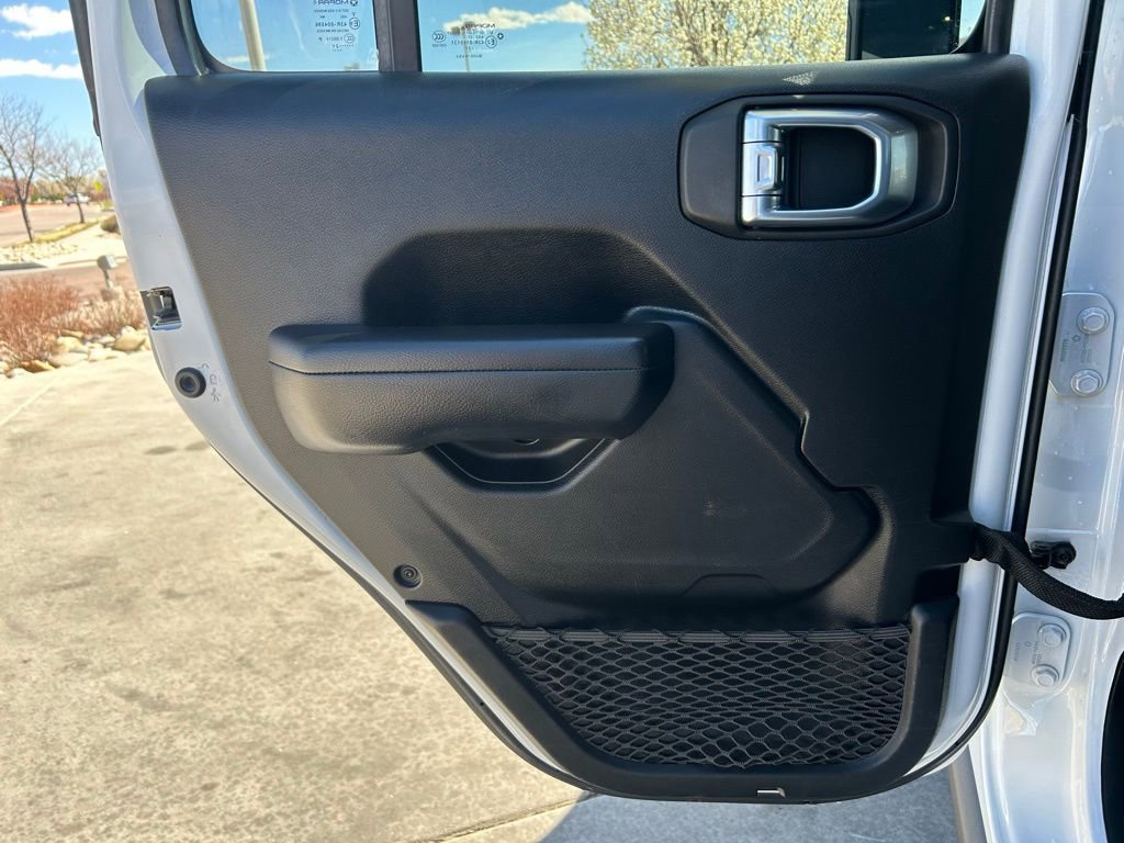 Used 2021 Jeep Gladiator Mojave AWD/4WD image 26
