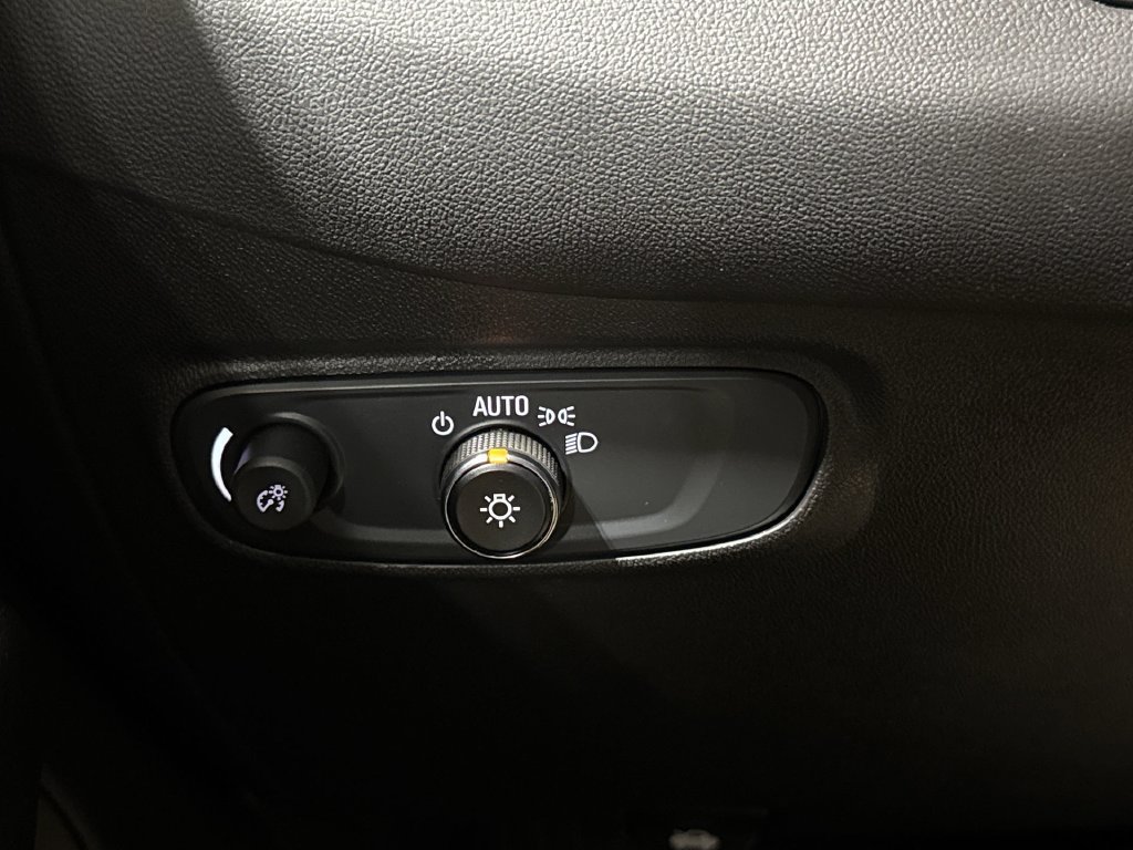 Used 2024 Chevrolet Equinox LT FWD image 18
