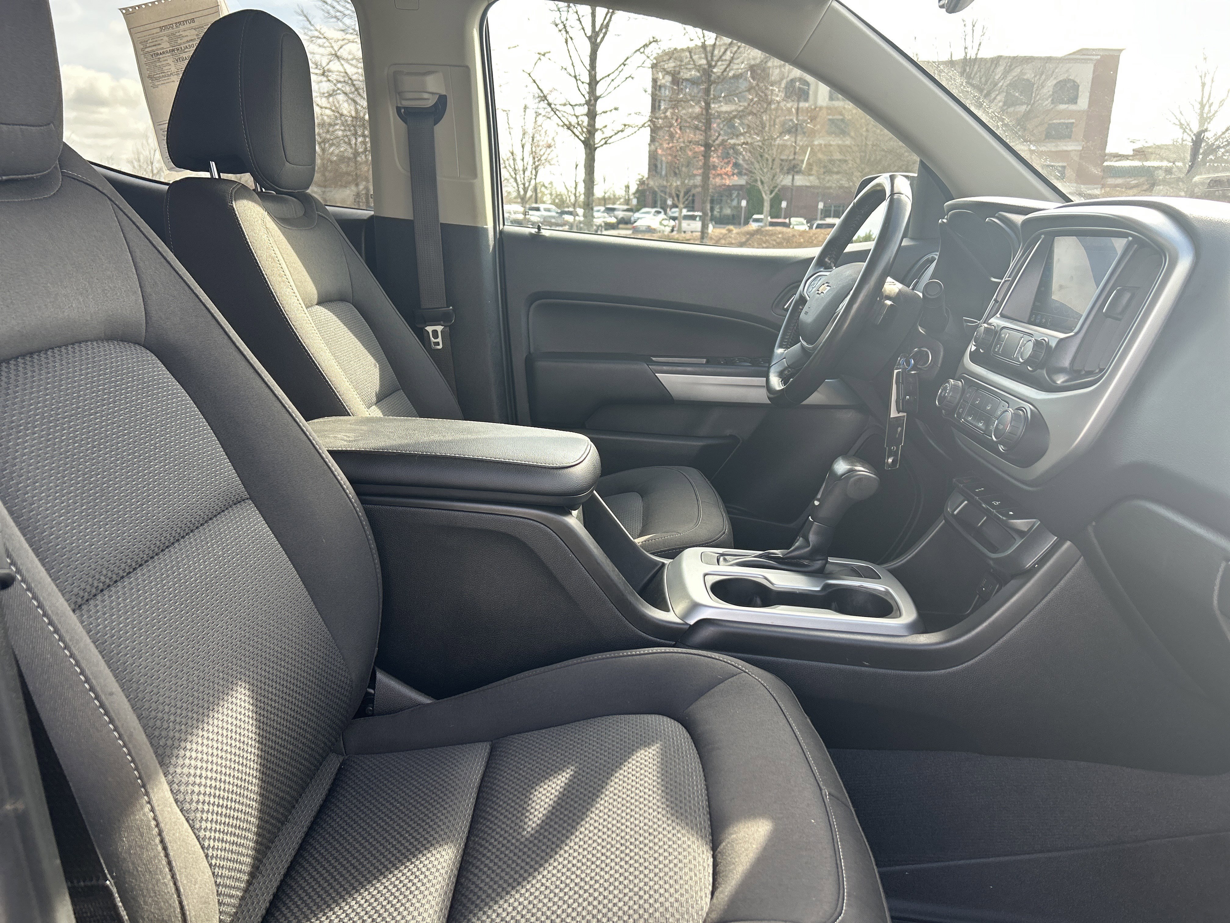 Used 2021 Chevrolet Colorado LT image 31