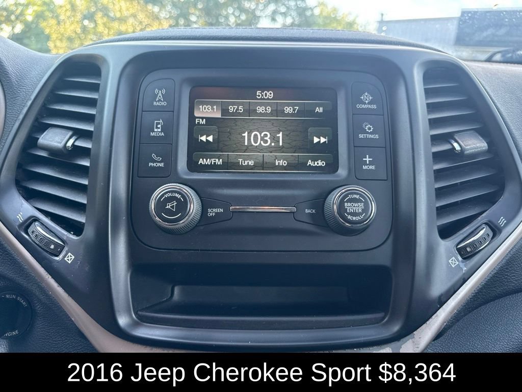 Used 2016 Jeep Cherokee Sport FWD image 24