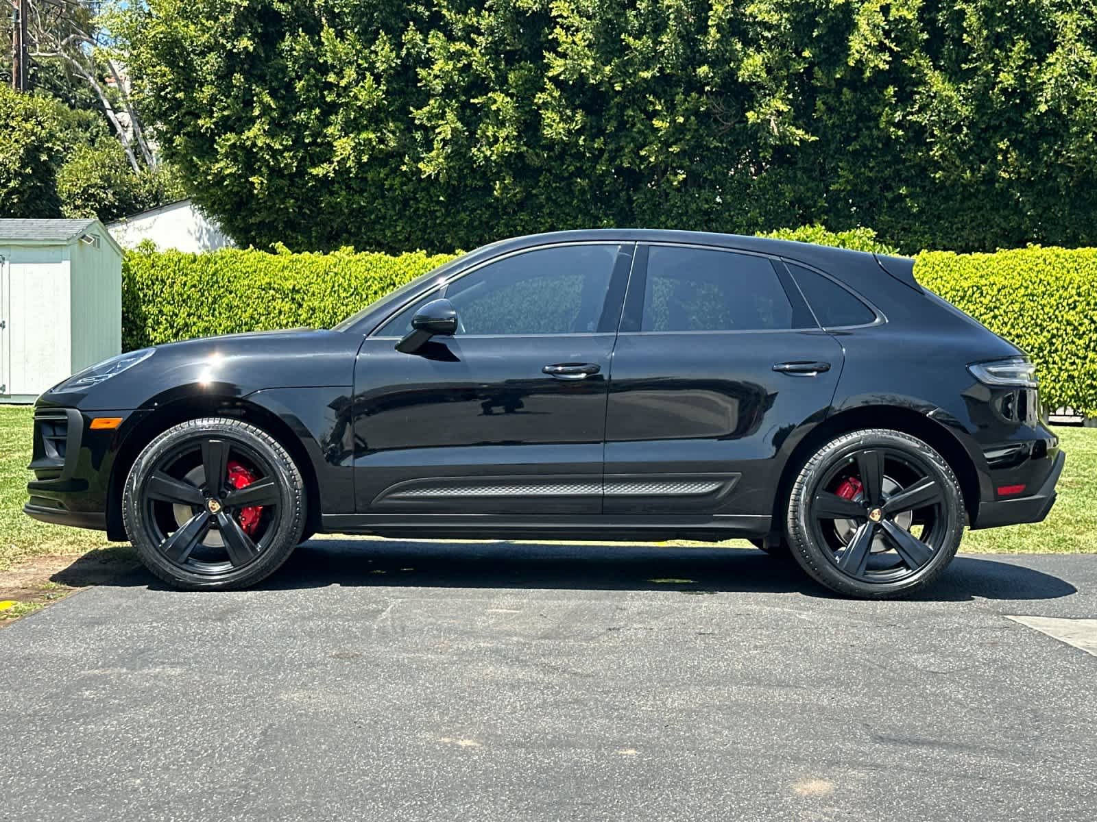 Certified 2024 Porsche Macan S AWD/4WD image 2