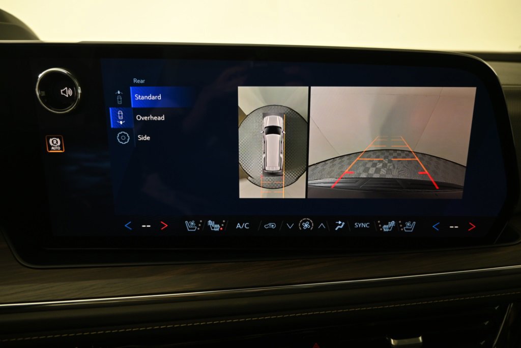 New 2026 Chevrolet Suburban Premier image 31